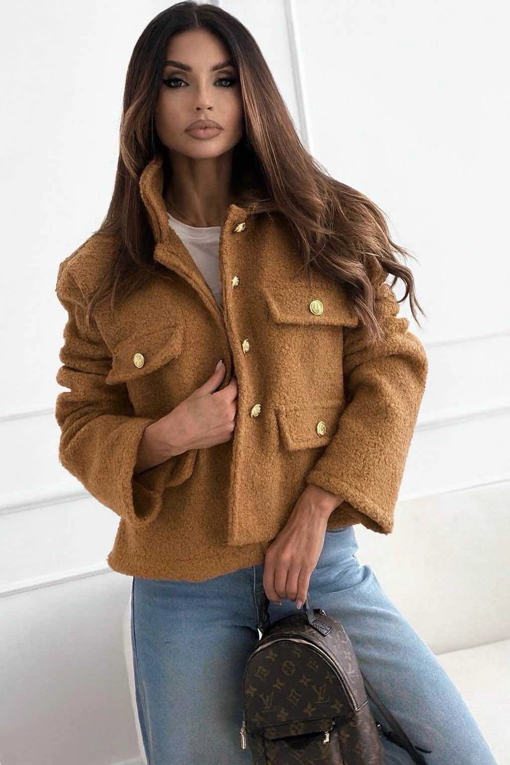 Veste teddy à boutons dorés camel pour femme – La Chica